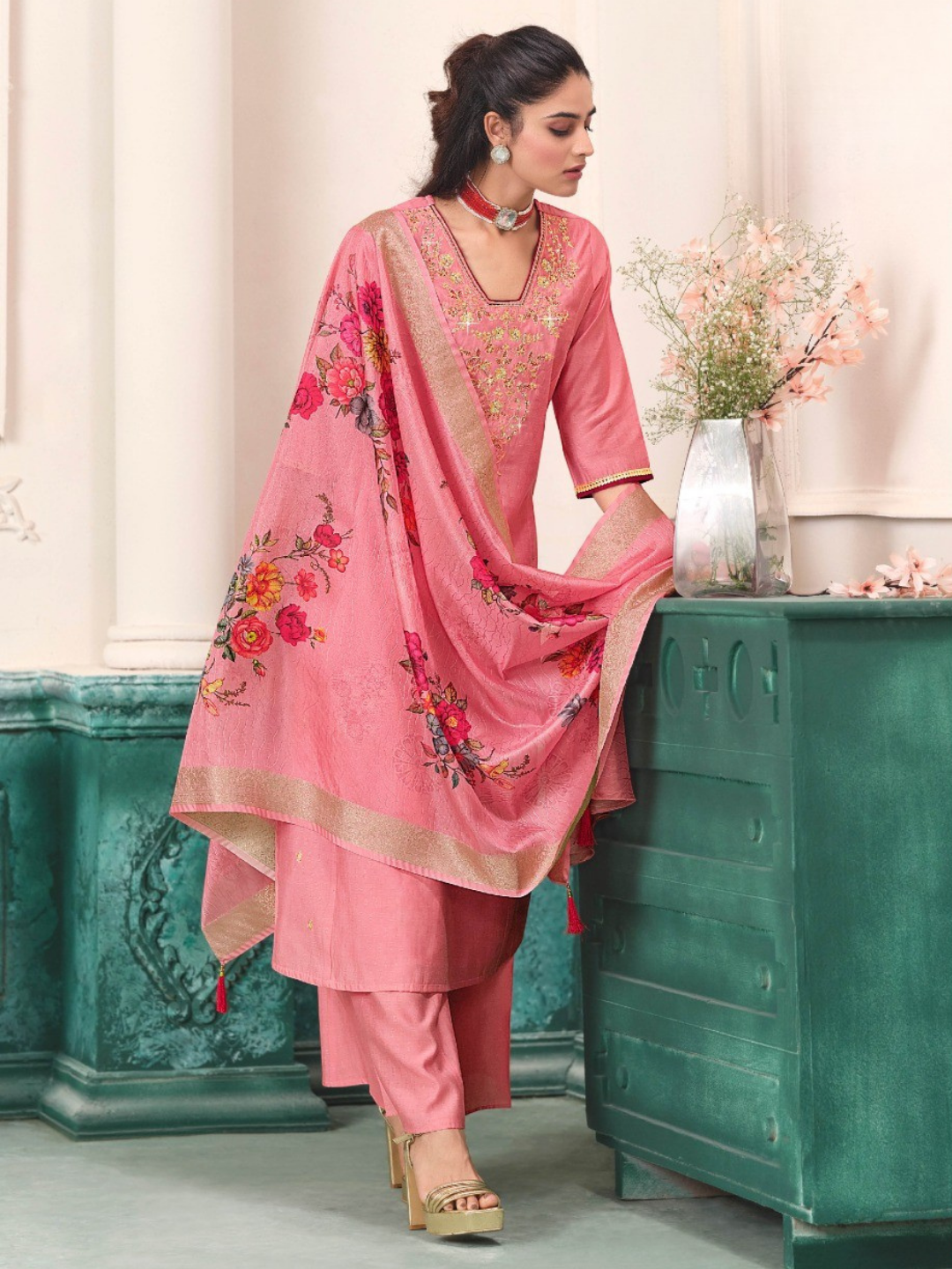 Women’s Serene Bloom Nagris Kurta Set-2