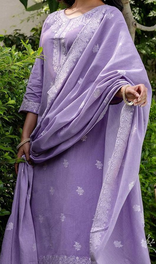 Women Lavender Cotton Blend Kurta Sets-3