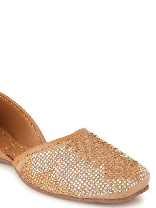 Embellished Diamond Design Mojari Flats-3