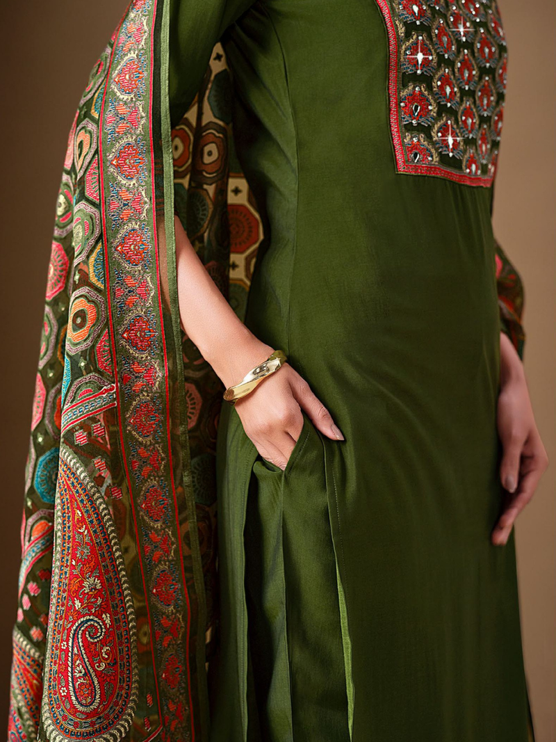 Beautiful Women’s Graceful Brasso Heritage Collection with thread word-21