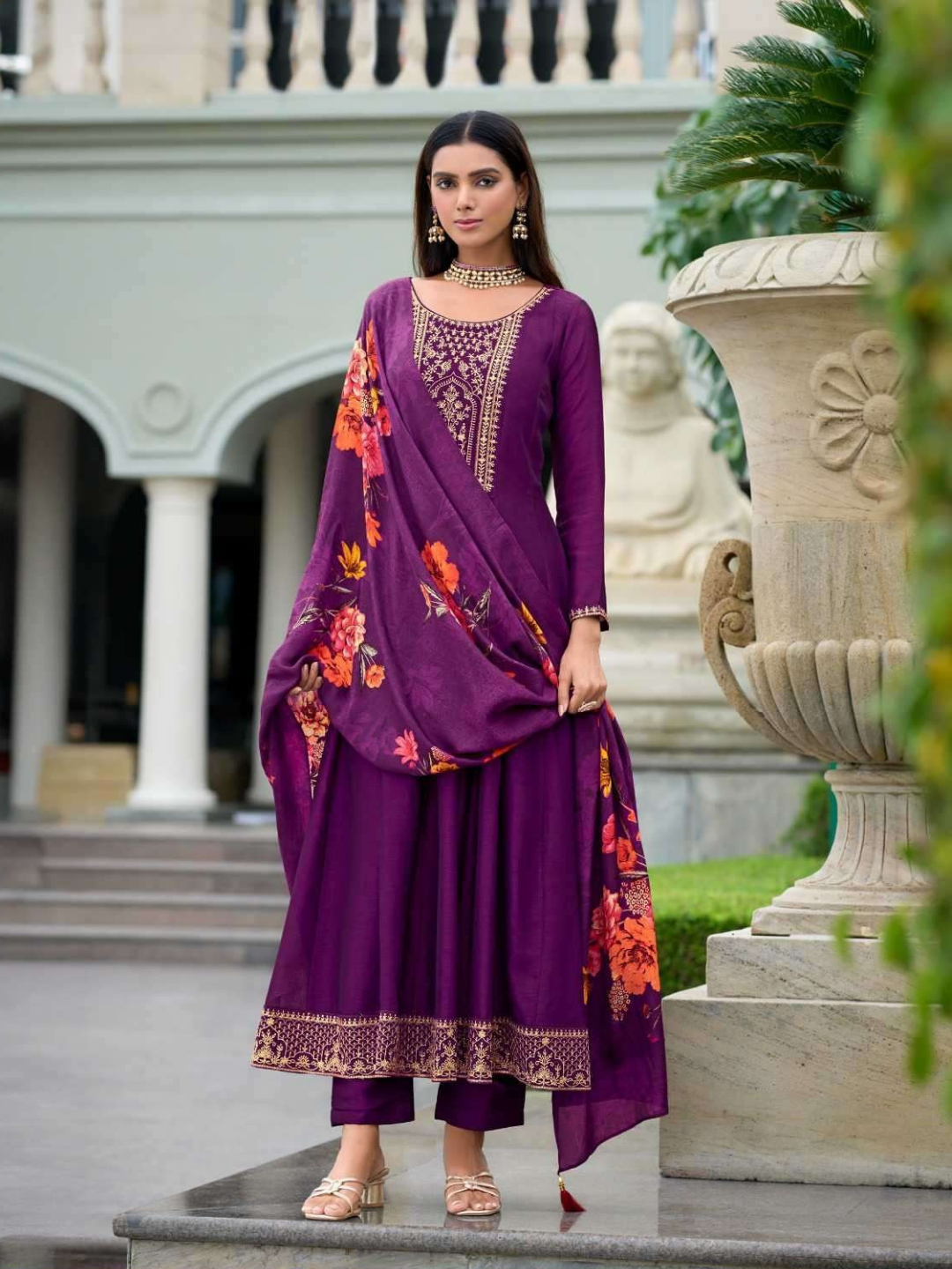 Women Royal Anarkali Kurta Set with rich work-3