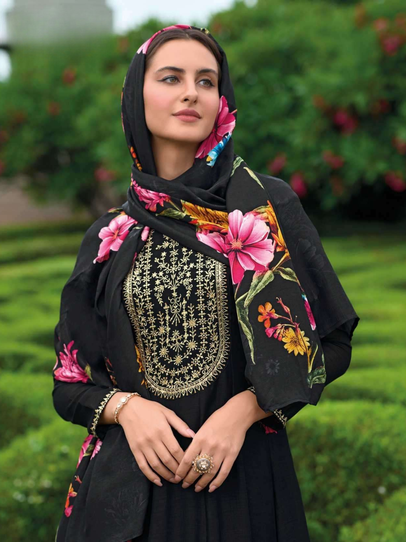 Women Royal Anarkali Kurta Set with rich work-11