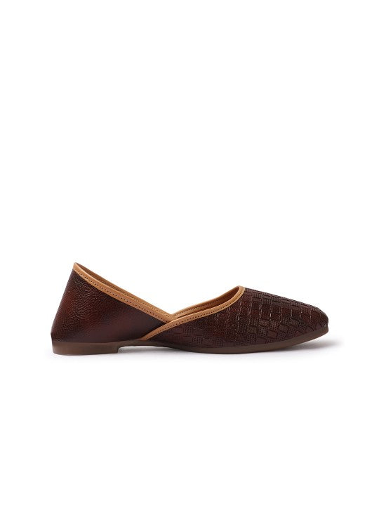 Women Textured Mojaris Flats-4