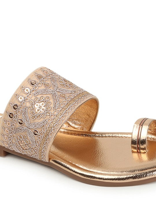 Women Ethnic Embellished One Toe Flats-4
