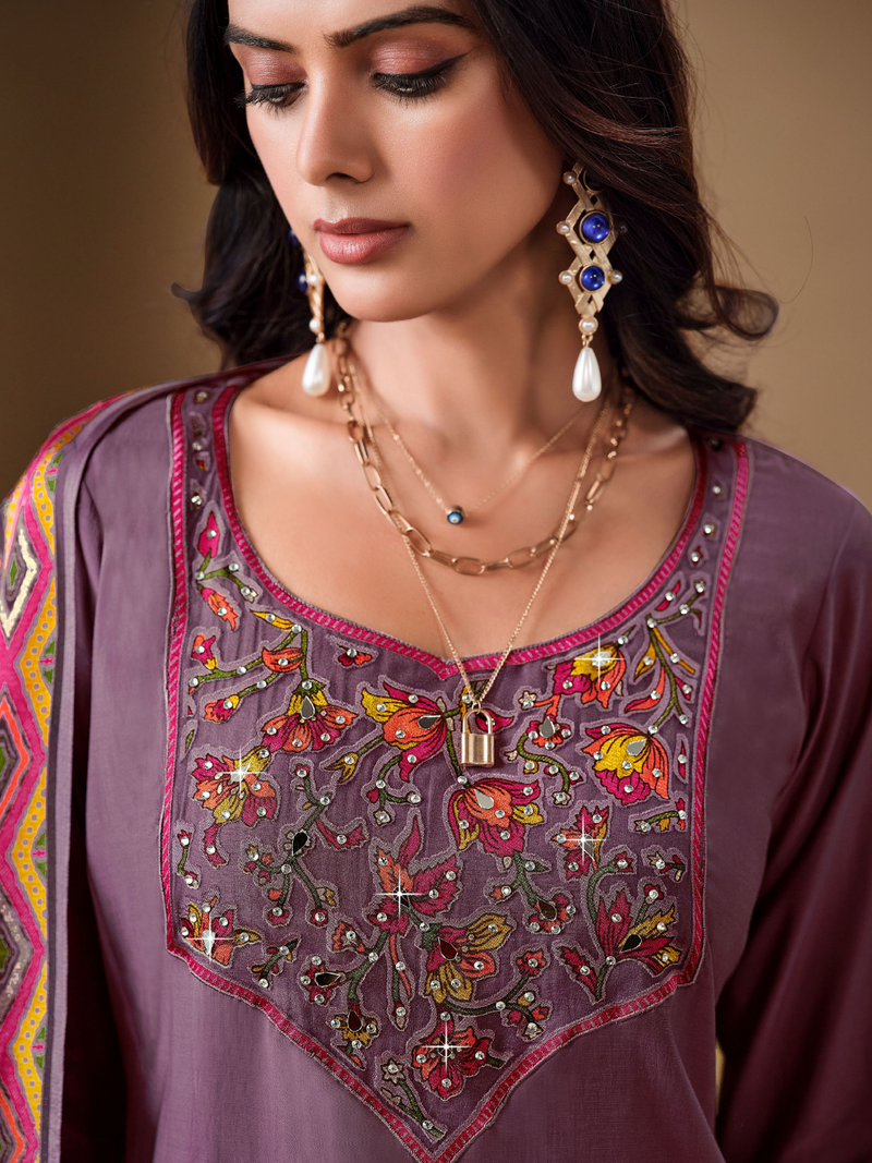 Beautiful Women’s Graceful Brasso Heritage Collection with thread word-2