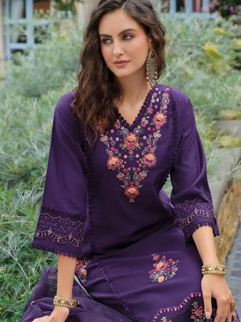 Women’s Shiddat Embroidered Kurta Set-5