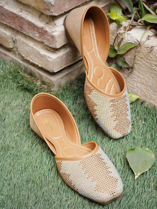 Embellished Diamond Design Mojari Flats-1