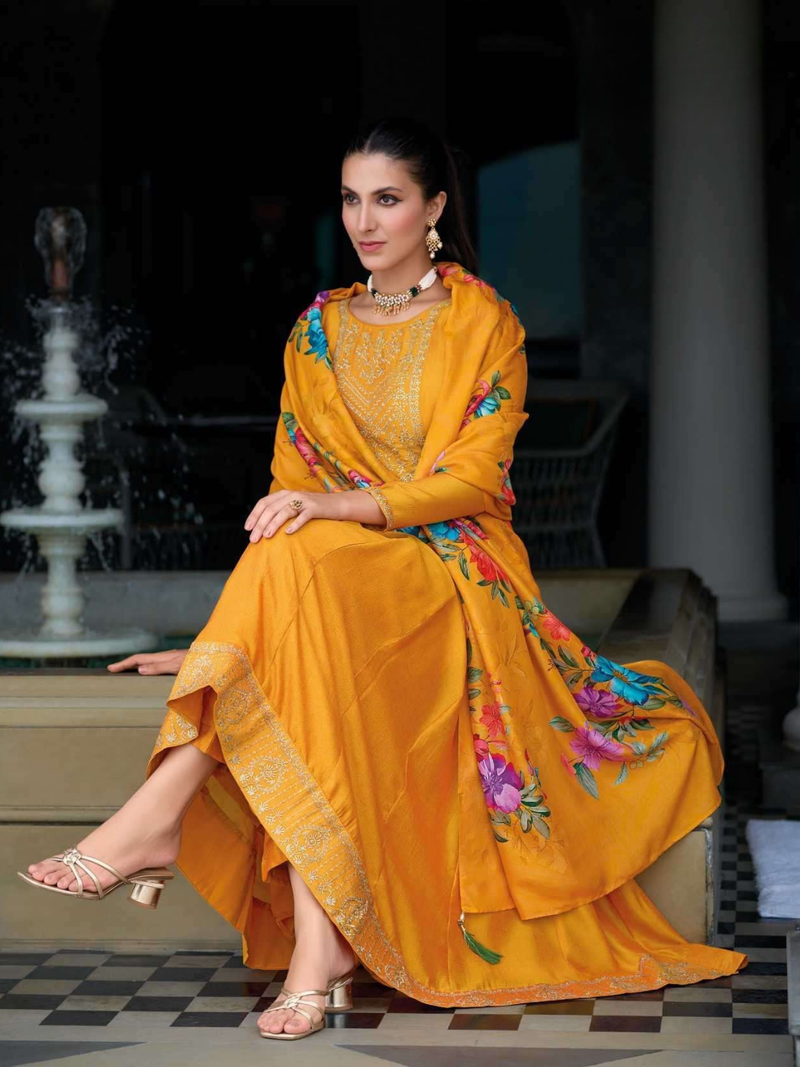 Women Royal Anarkali Kurta Set with rich work-7