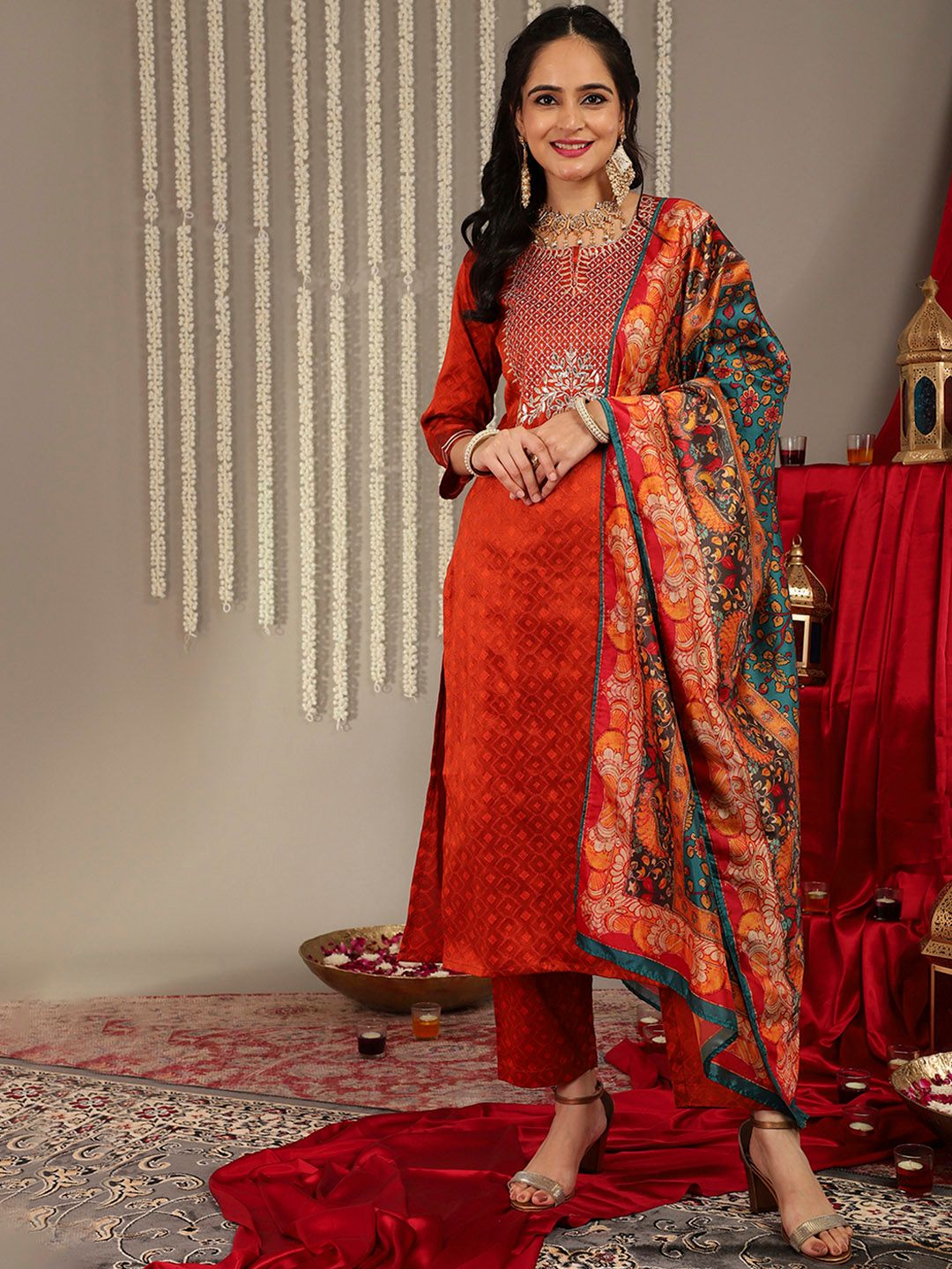 Purple Geometric Woven Design Thread Work Jacquard Kurta with Trousers & Dupatta-11