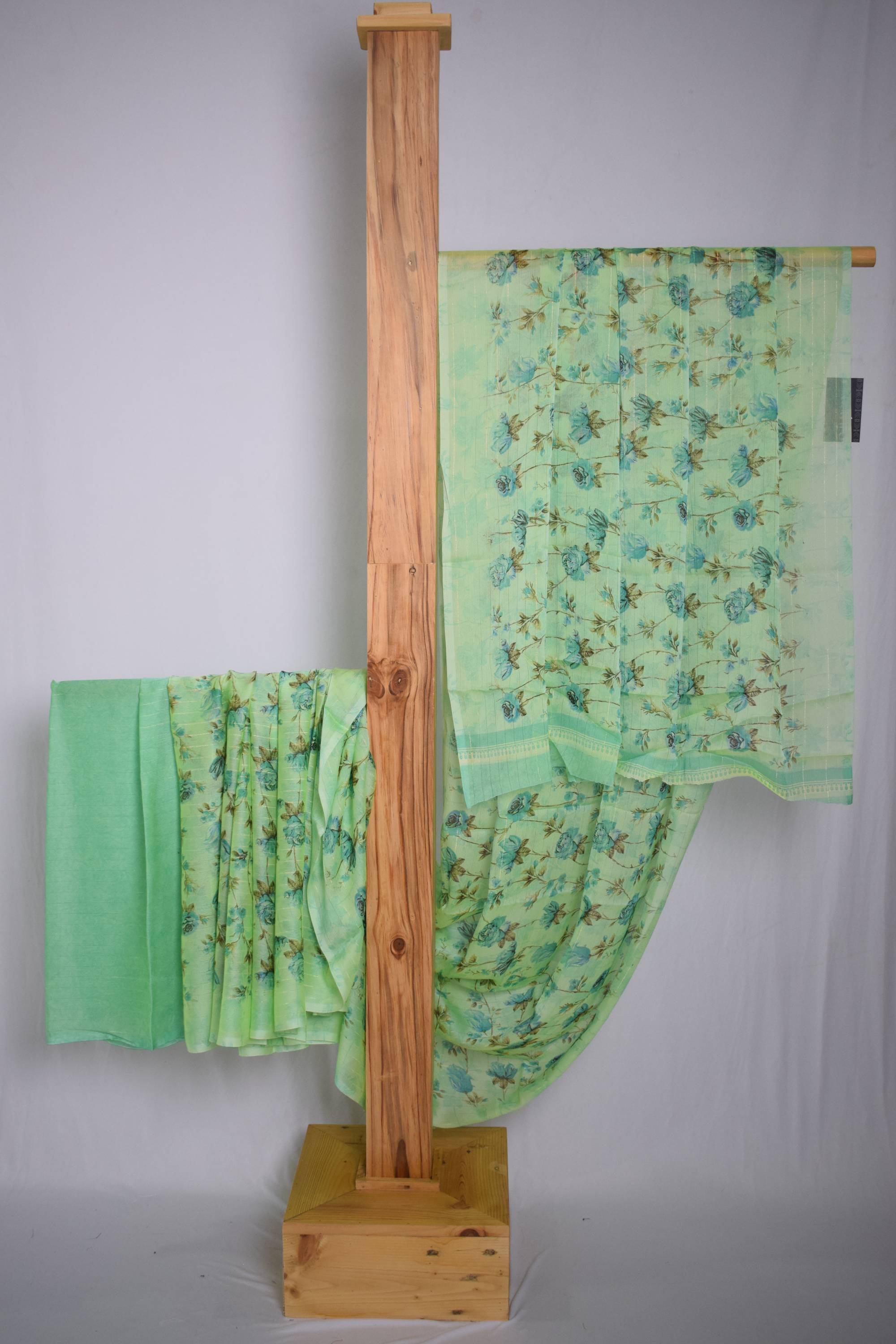 Floral Design Printed Crepe Saree