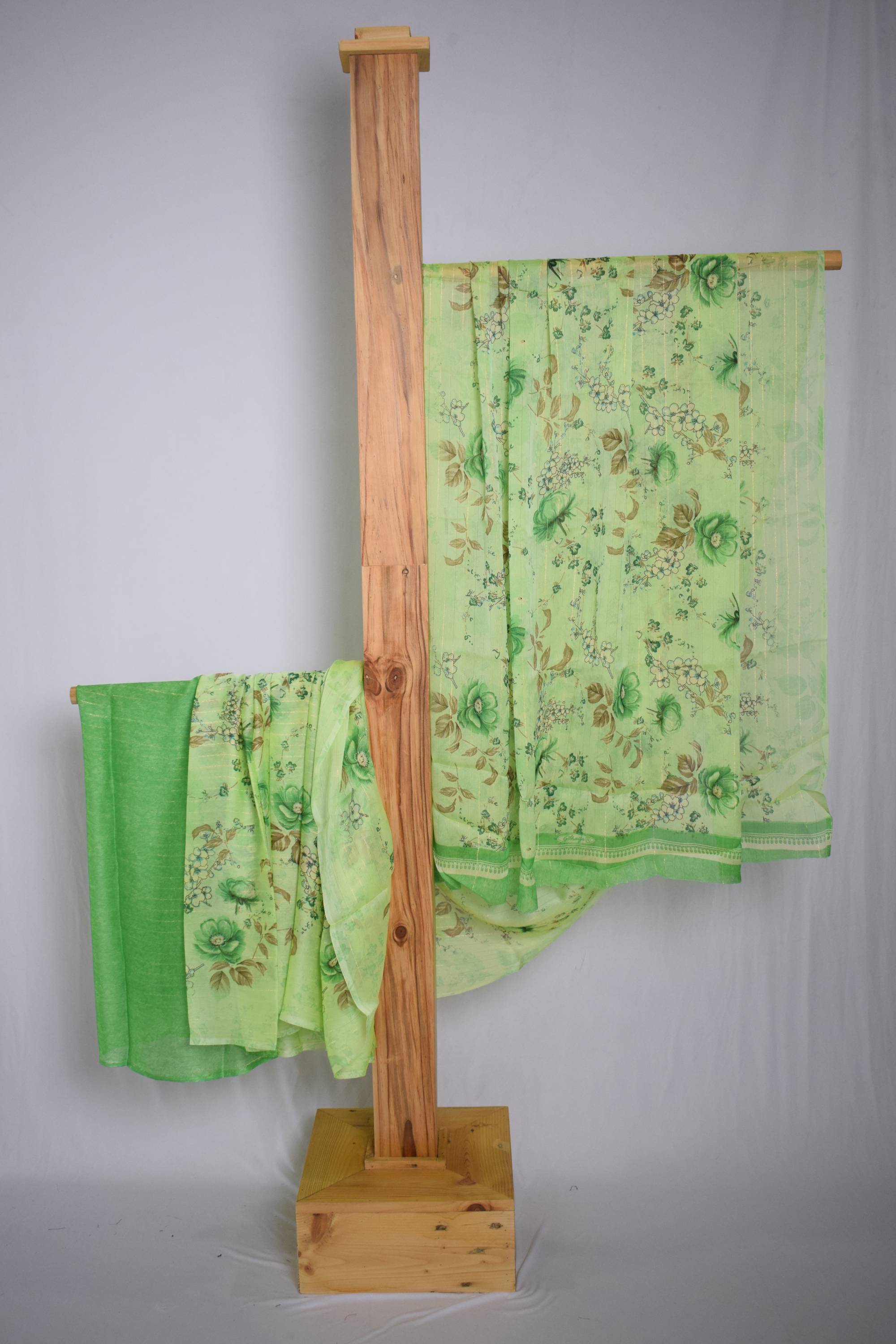 Floral Design Printed Crepe Saree