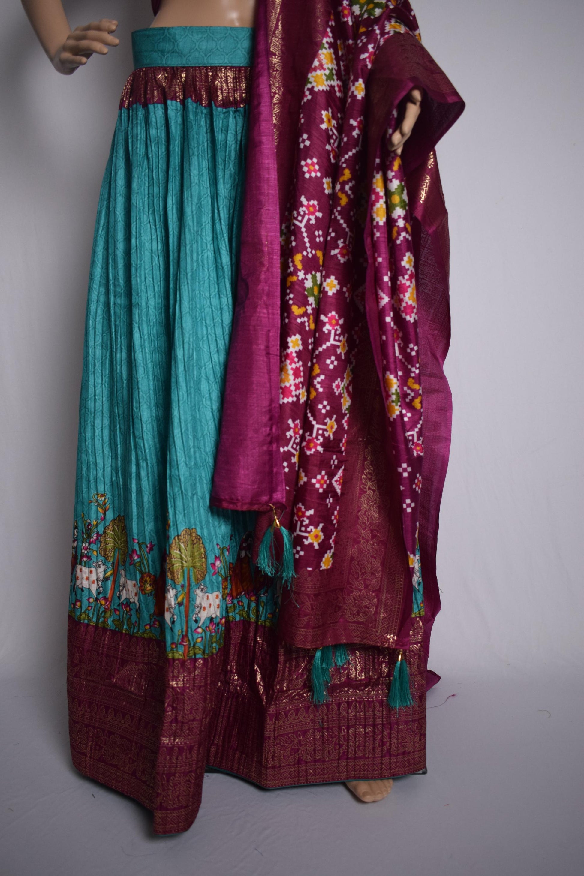 Green & Maroon Geometric Printed Ethnic Crushed Silk Lehenga-3