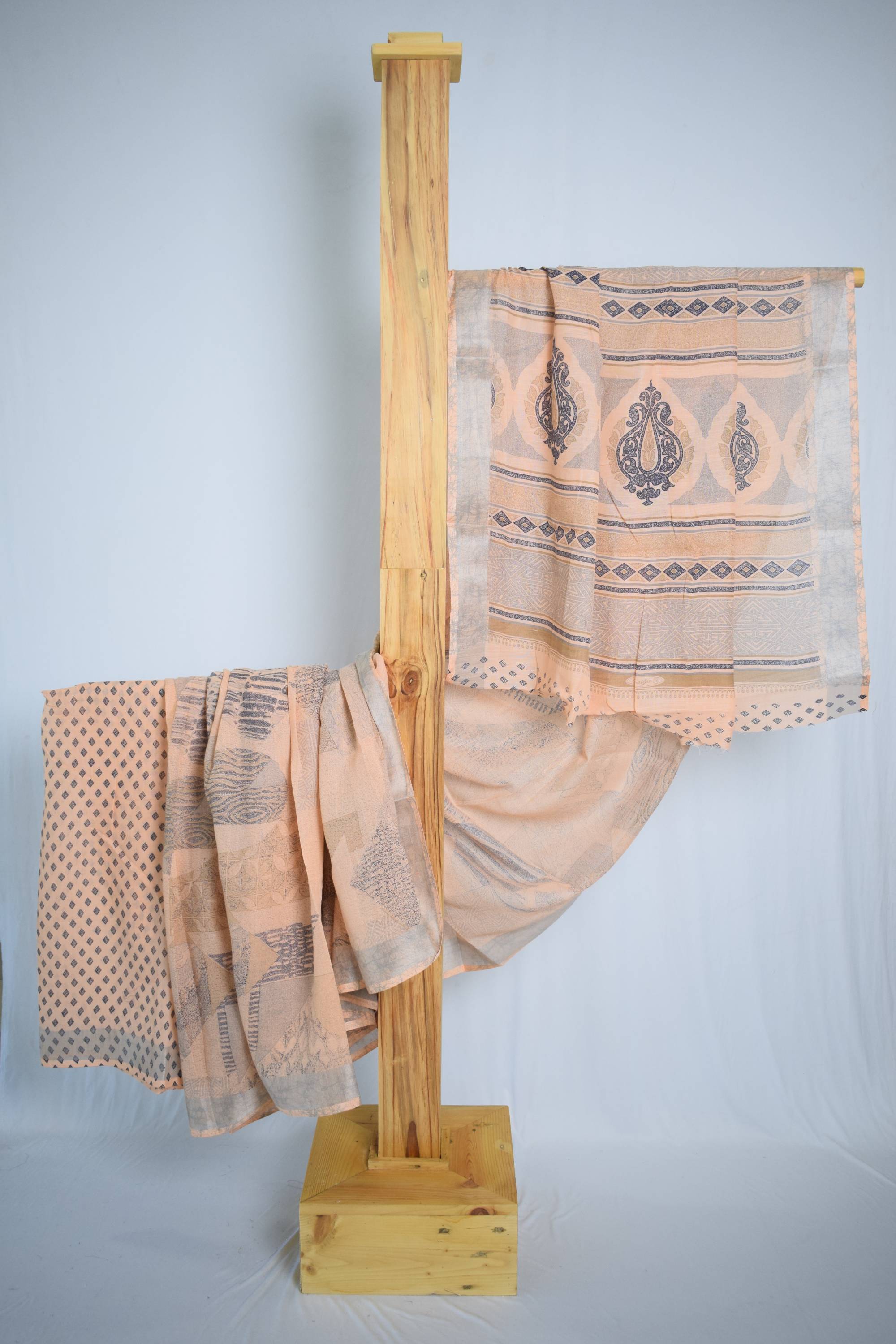 Vibrant Multicolor Linen Printed Saree