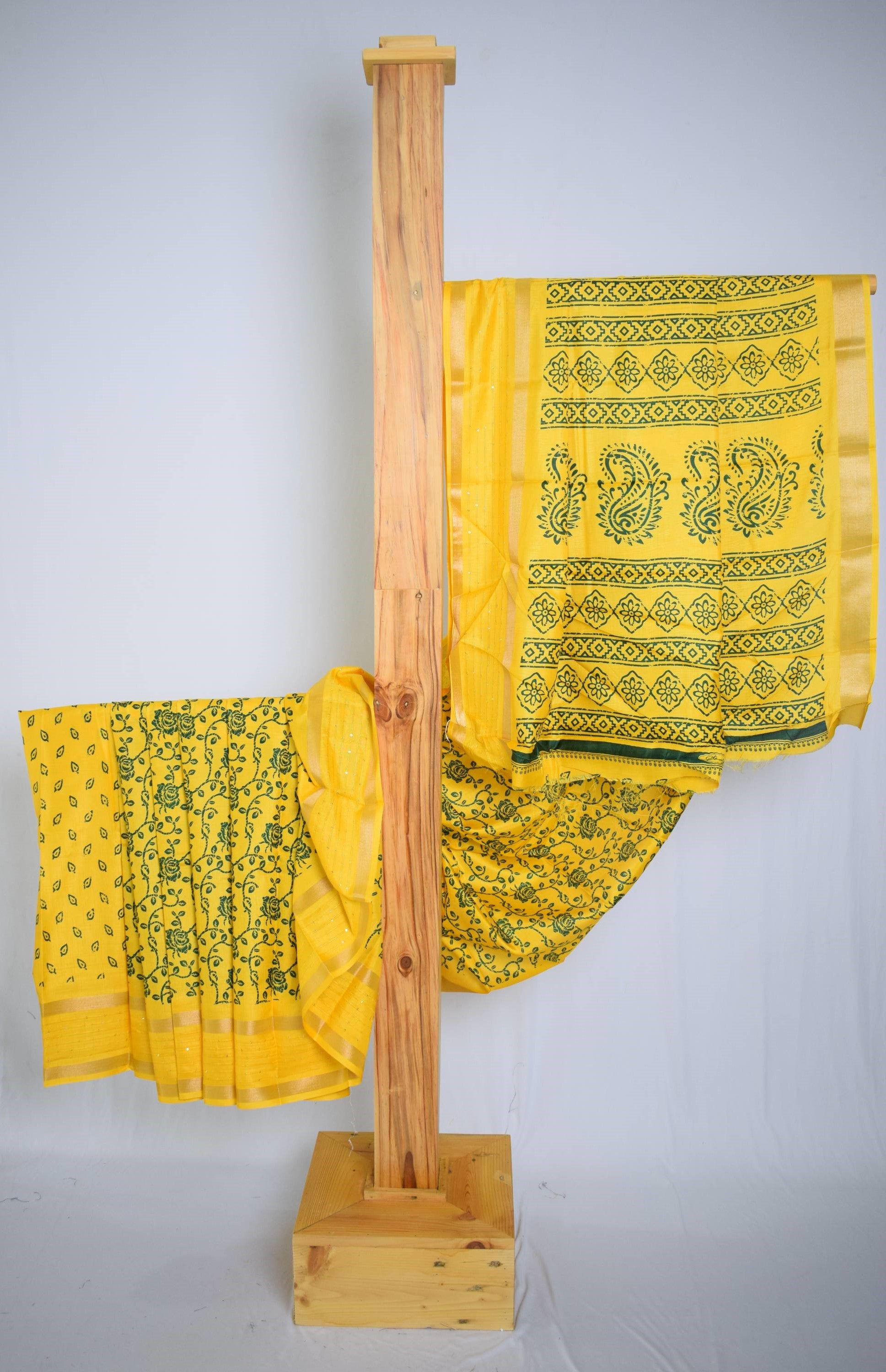 Floral Design Banarasi Silk Saree