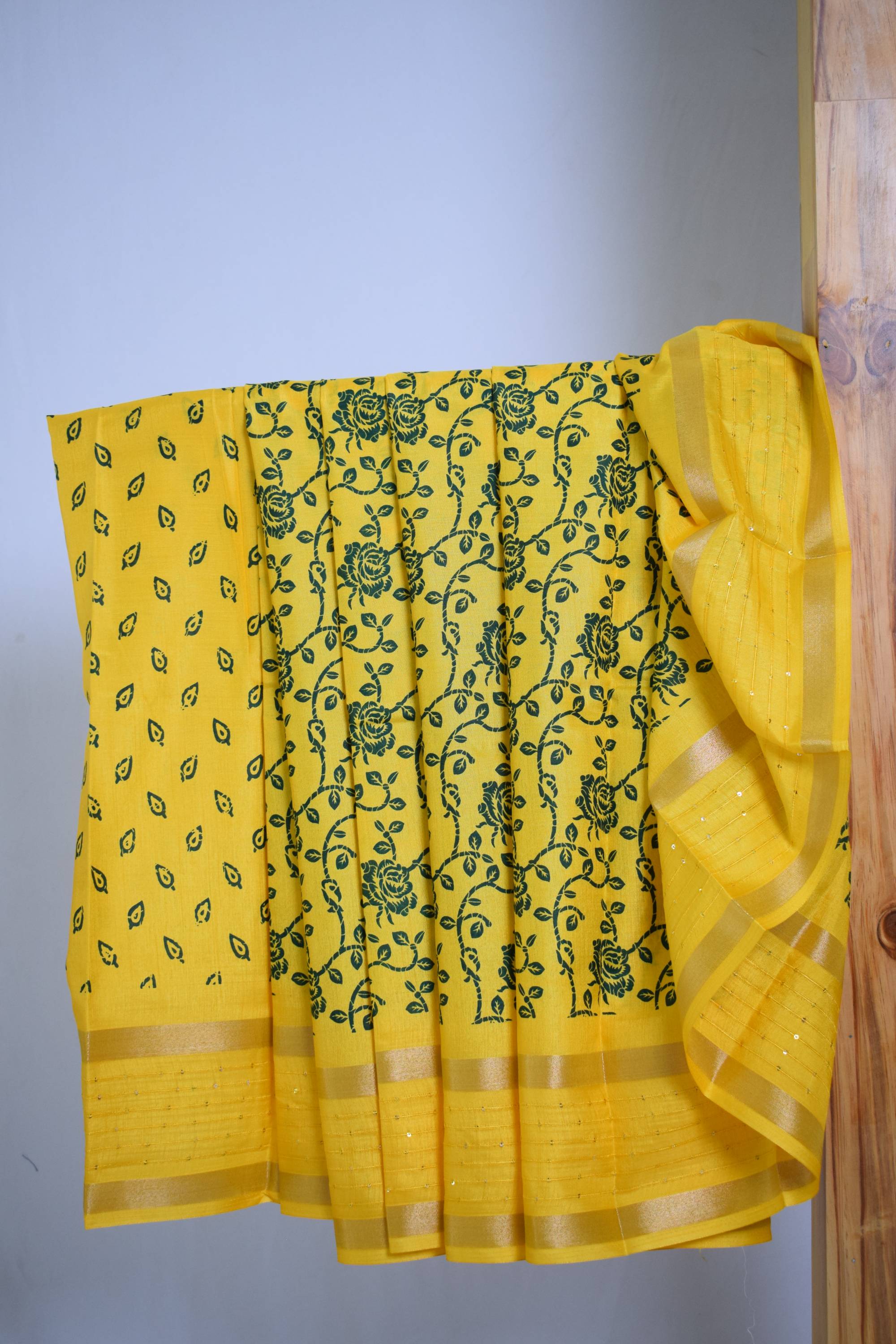 Floral Design Banarasi Silk Saree