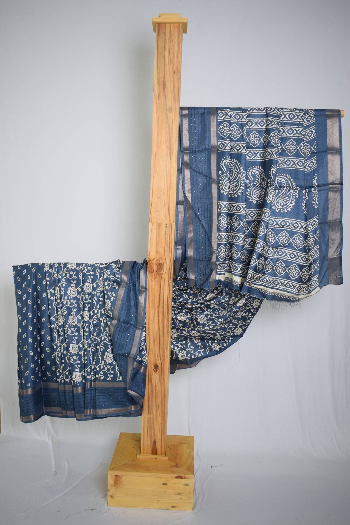 Floral Design Banarasi Silk Saree