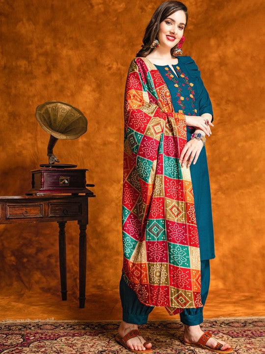 Floral Embroidered Regular Pure Cotton Kurta With Patiala & Dupatta-3