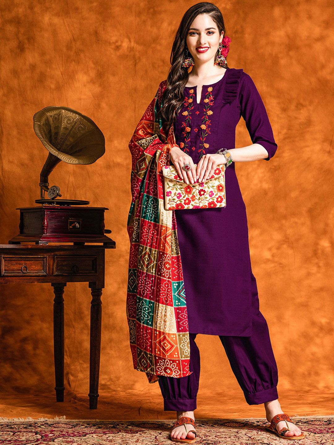 Floral Embroidered Regular Pure Cotton Kurta With Patiala & Dupatta-13