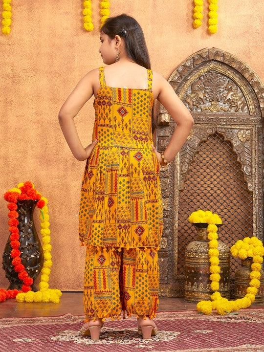 Girls Ethnic Motifs Printed Empire Mirror Work Kurta with Sharara