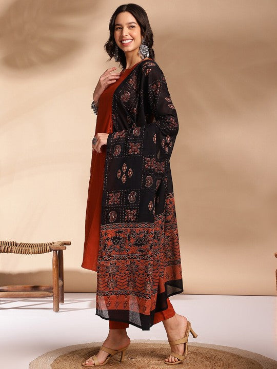 Printed Round Neck Three-Quarter Sleeves Cotton Kurta Set-4