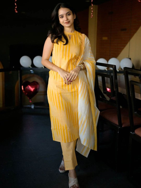 Geometric Printed Round Neck Straight Kurta With Trousers & Dupatta-7