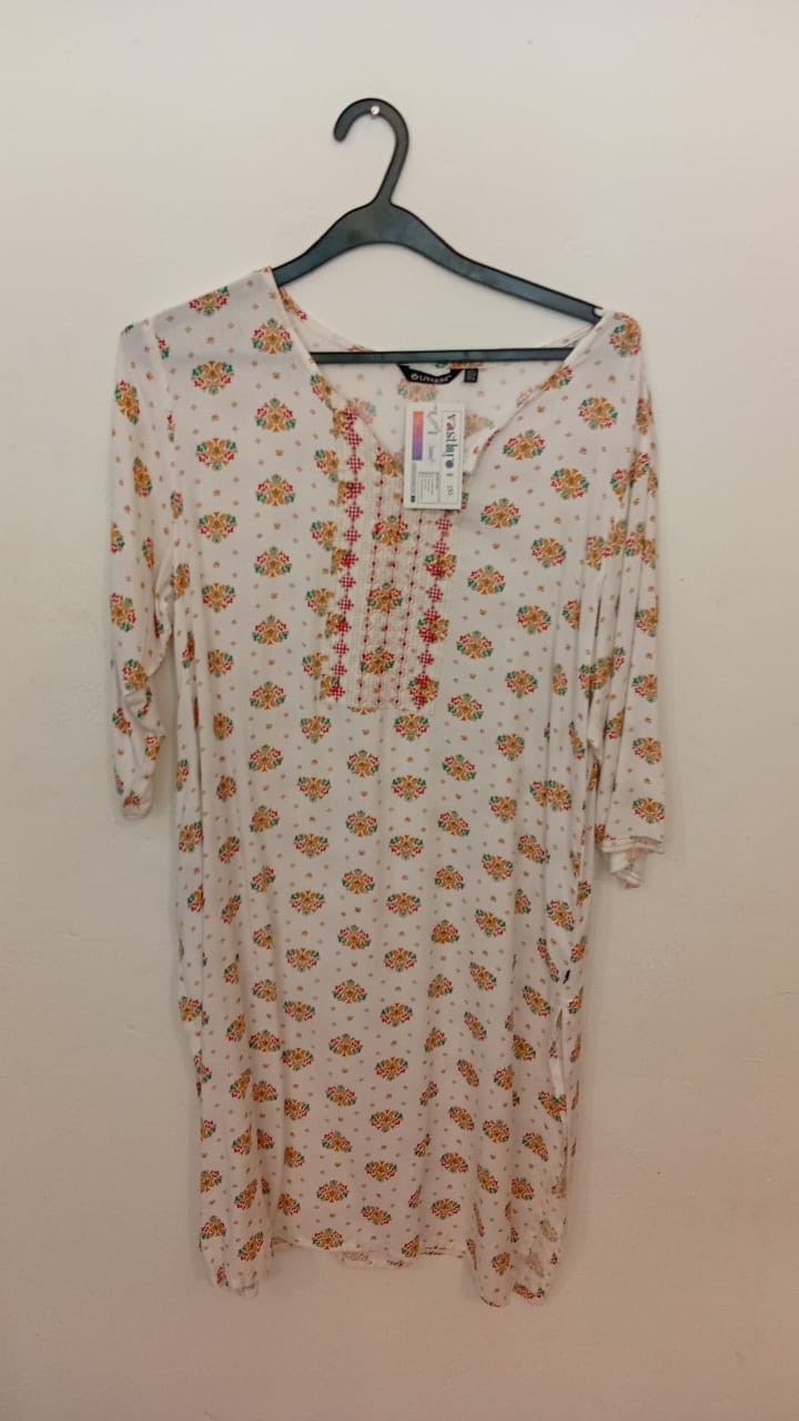 Off-White Straight Kurta with Embroidered Notch Neckline-3