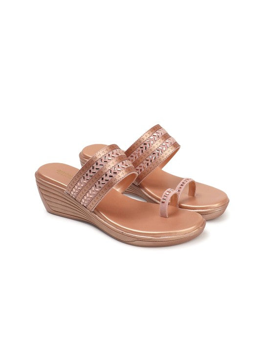 Women Textured Wedge Heel Sandals
