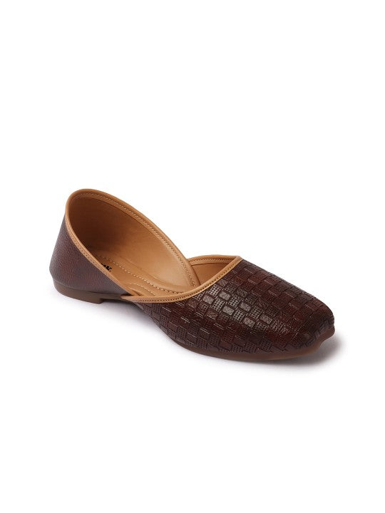 Women Textured Mojaris Flats-6