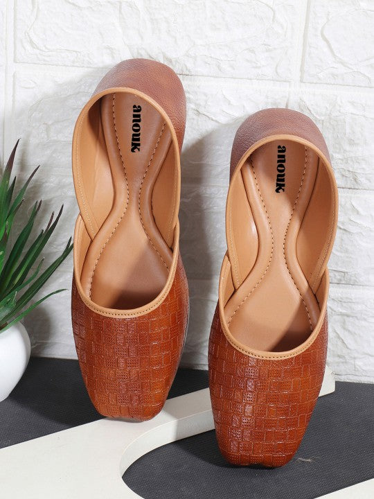Women Textured Mojaris Flats-7