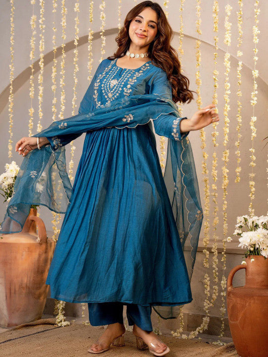 Women Ethnic Motifs Embroidered Thread Work Pure Silk Kurta with Trousers & Dupatta