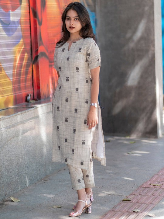 Floral Printed Notch Neck Straight Kurta With Trousers-3